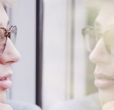 how to tell if your girlfriend likes someone else