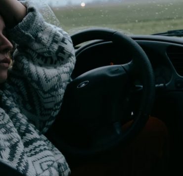 how to stop overthinking in a relationship