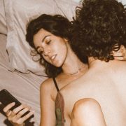 Signs that your girlfriend isn't sexually attracted to you