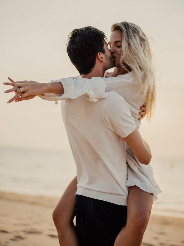 Best Kissing Positions That Will Maximize Your Makeout Session