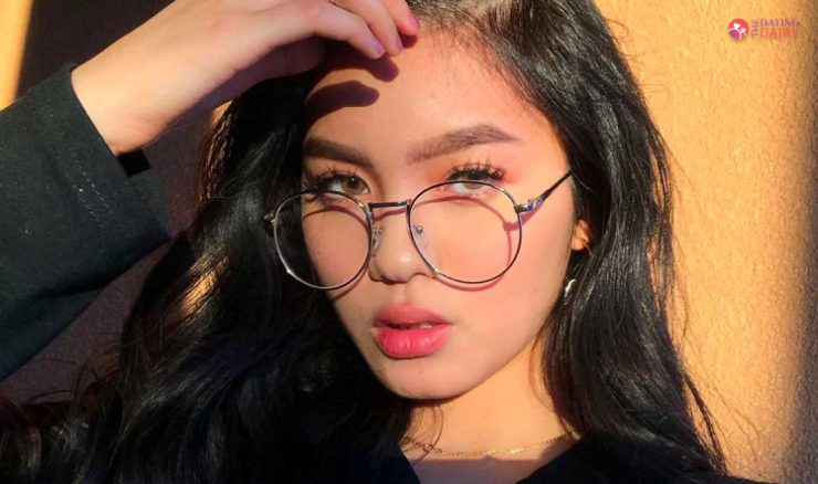 Bedroom Eyes: What They Are & Secrets To Master The Art Of Seductive Eyes